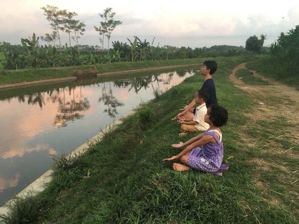 Menyatu Dengan Alam Lewat Aktivitas Bird Watching