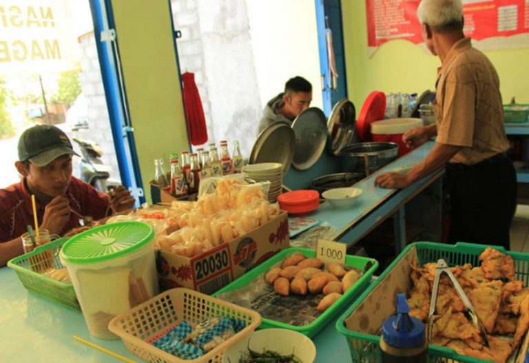 Hobi Makan Malang  vs Jogja Bicara Tentang Makanan Murah 